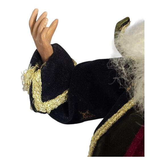 Mark Roberts Christmas Ice Skating Santa on Mirror Base Holding Gift Box 14" - Picture 4 of 12